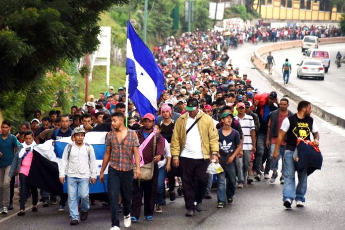 Caravana-migrante-Honduras-696x464