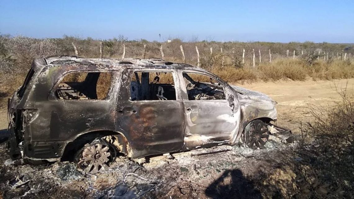 Autoridades mexicanas hallan 19 cuerpos calcinados tras un enfrentamiento en los límites entre Tamaulipas y Nuevo León. Se encontraban en las cajas de tres camionetas.